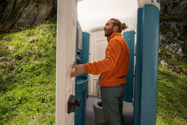 Portable Toilet Options We Offer in Weatherby Lake, MO
